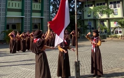 MIN 3 Jember Gelar Upacara Peringatan Hari Pramuka ke-64 dengan Khidmat